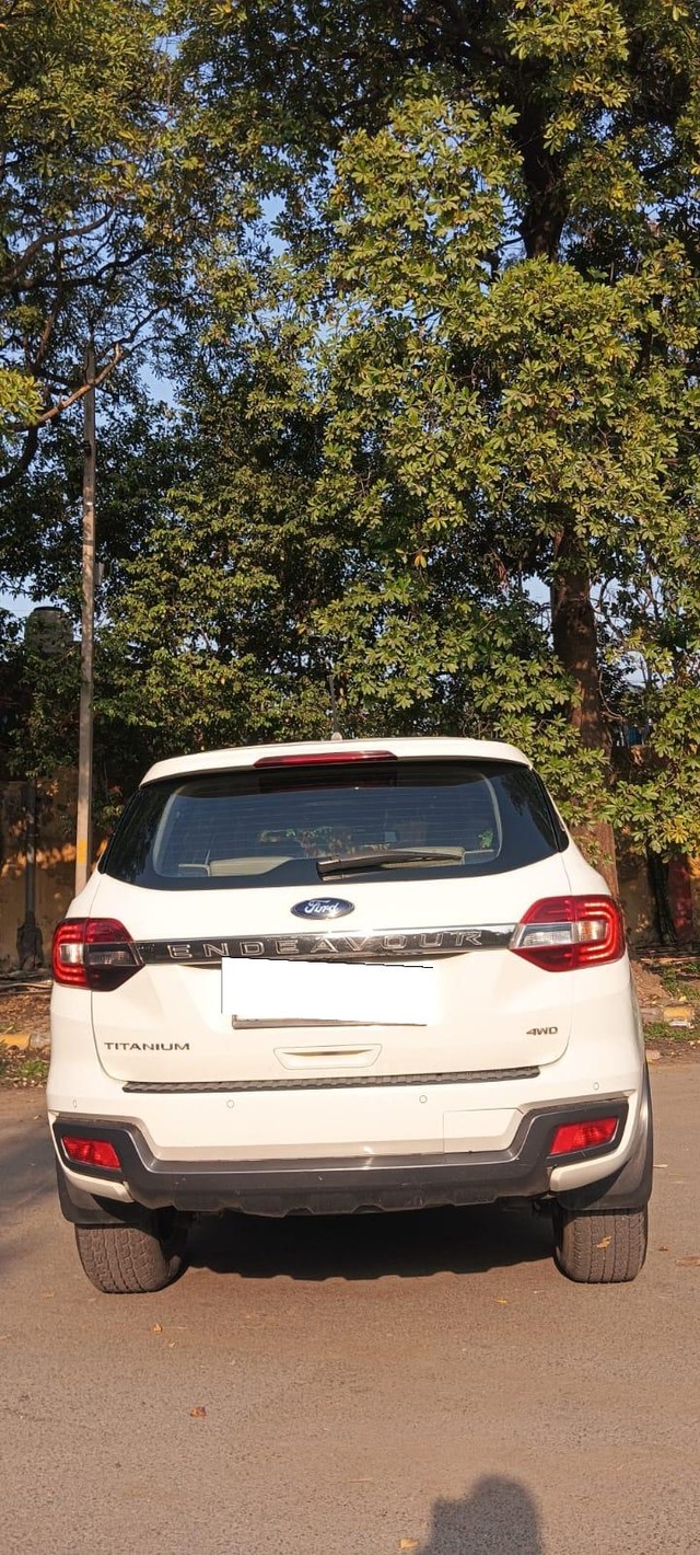 Second-hand 2017 Ford Endeavour 3.2 Titanium AT 4X4 for sale in New Delhi-3