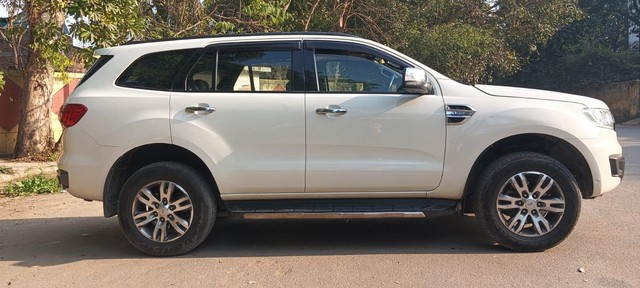 Second-hand 2017 Ford Endeavour 3.2 Titanium AT 4X4 for sale in New Delhi-1