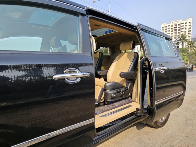 Second-hand 2020 Kia Carnival Limousine for sale in Mumbai-11