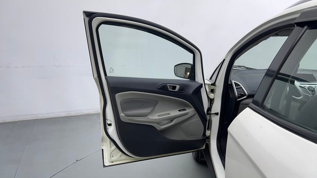 Second-hand 2016 Ford Ecosport 1.5 Ti VCT MT Titanium for sale in New Delhi-32