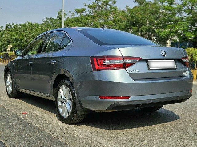 Second-hand 2018 Skoda Superb LK 1.8 TSI AT for sale in Mumbai-3