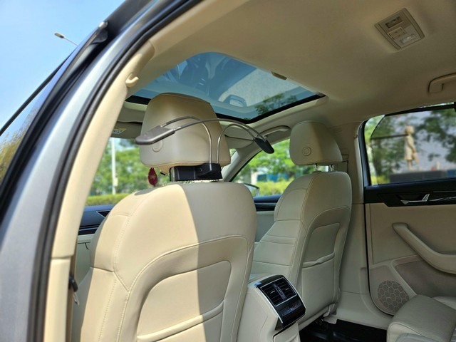 Second-hand 2018 Skoda Superb LK 1.8 TSI AT for sale in Mumbai-8