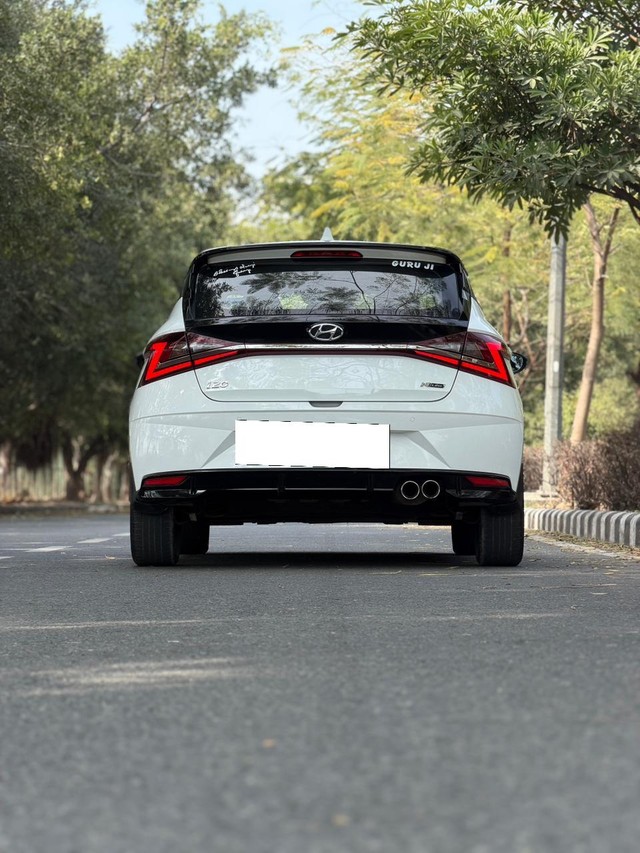 Second-hand 2022 Hyundai i20 Asta Turbo iMT for sale in New Delhi-2