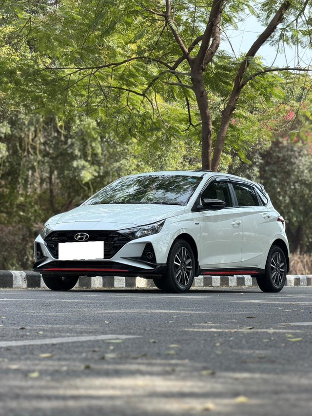 Second-hand 2022 Hyundai i20 Asta Turbo iMT for sale in New Delhi-4