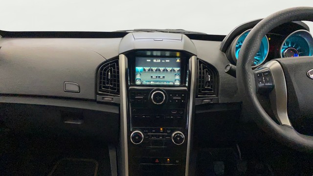 Second-hand 2021 Mahindra XUV500 W7 for sale in Gurgaon-4