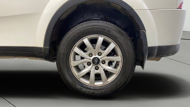 Second-hand 2021 Mahindra XUV500 W7 for sale in Gurgaon-29