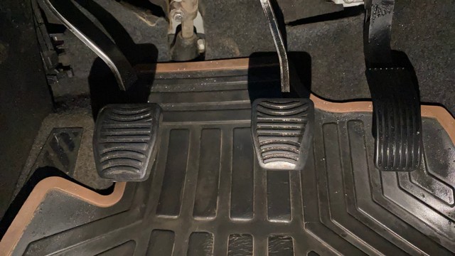 Second-hand 2021 Mahindra XUV500 W7 for sale in Gurgaon-25