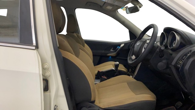 Second-hand 2021 Mahindra XUV500 W7 for sale in Gurgaon-26