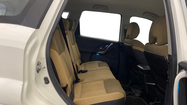 Second-hand 2021 Mahindra XUV500 W7 for sale in Gurgaon-2