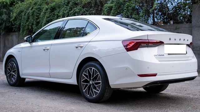 Second-hand 2022 Skoda Octavia Laurin and Klement for sale in New Delhi-2