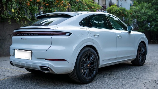 Porsche Cayenne STD Second-hand 2023 Porsche Cayenne STD for sale in New Delhi-1