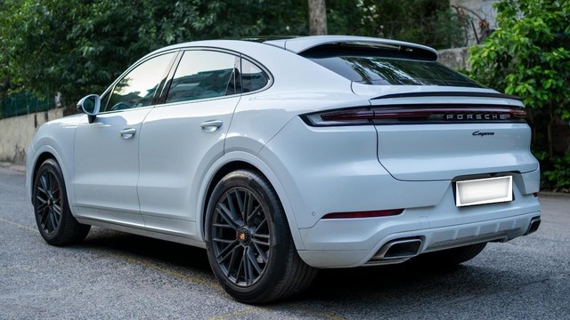 Porsche Cayenne STD Second-hand 2023 Porsche Cayenne STD for sale in New Delhi-6