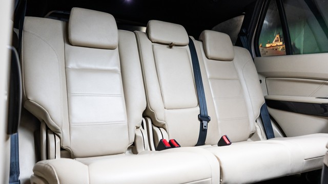 Second-hand 2020 Ford Endeavour Titanium Plus 4X4 AT for sale in New Delhi-18