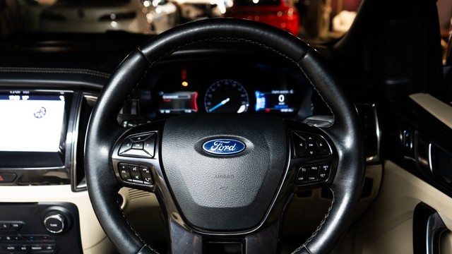 Second-hand 2020 Ford Endeavour Titanium Plus 4X4 AT for sale in New Delhi-8