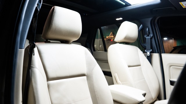 Second-hand 2020 Ford Endeavour Titanium Plus 4X4 AT for sale in New Delhi-12