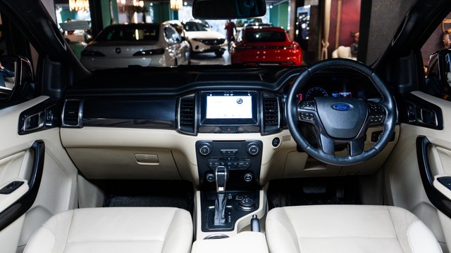 Second-hand 2020 Ford Endeavour Titanium Plus 4X4 AT for sale in New Delhi-7