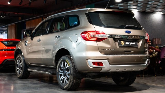 Second-hand 2020 Ford Endeavour Titanium Plus 4X4 AT for sale in New Delhi-16