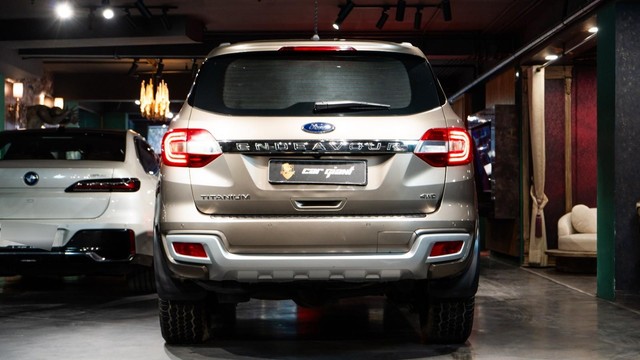 Second-hand 2020 Ford Endeavour Titanium Plus 4X4 AT for sale in New Delhi-2