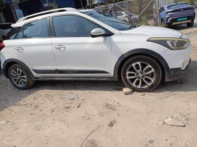 Second-hand 2017 Hyundai i20 Asta 1.4 CRDi for sale in Kota-4