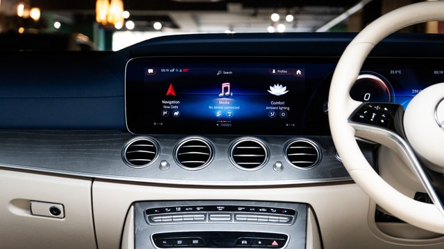 Second-hand 2022 Mercedes-Benz E-Class Exclusive E 200 BSVI for sale in New Delhi-20