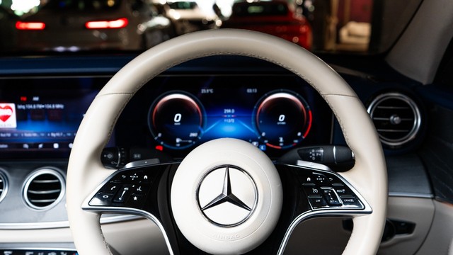 Second-hand 2022 Mercedes-Benz E-Class Exclusive E 200 BSVI for sale in New Delhi-5