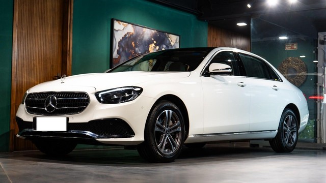 Second-hand 2022 Mercedes-Benz E-Class Exclusive E 200 BSVI for sale in New Delhi-3