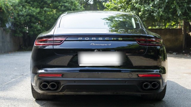 Second-hand 2020 Porsche Panamera 4 for sale in New Delhi-1