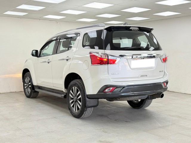 Second-hand 2019 Isuzu MU-X 2WD for sale in Pune-8