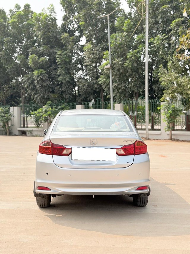 Second-hand 2014 Honda City i VTEC S for sale in Vadodara-2