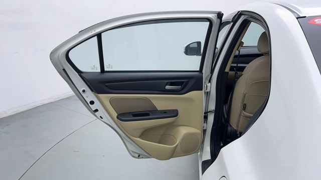 Second-hand 2020 Honda Amaze V for sale in Noida-31