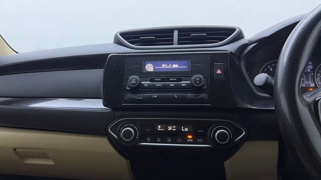 Second-hand 2020 Honda Amaze V for sale in Noida-24