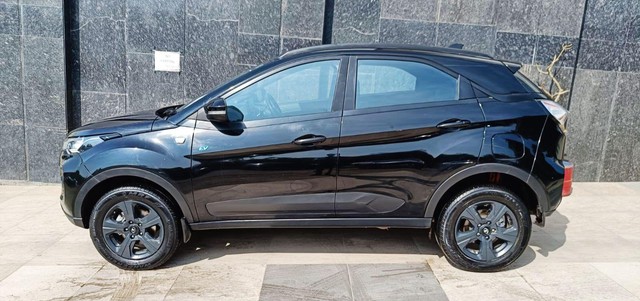 Second-hand 2023 Tata Nexon XZ Plus LUX for sale in New Delhi-3