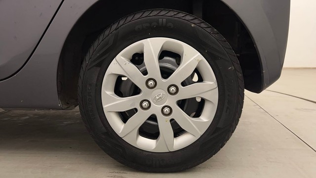 Second-hand 2018 Hyundai EON Magna for sale in Chandigarh-19