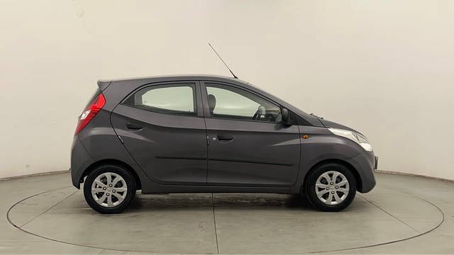 Second-hand 2018 Hyundai EON Magna for sale in Chandigarh-2