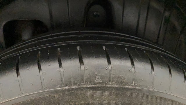 Mahindra XUV300 W8 Second-hand 2023 Mahindra XUV300 W8 for sale in Lucknow-6