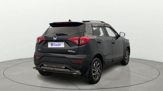 Mahindra XUV300 W8 Second-hand 2023 Mahindra XUV300 W8 for sale in Lucknow-14