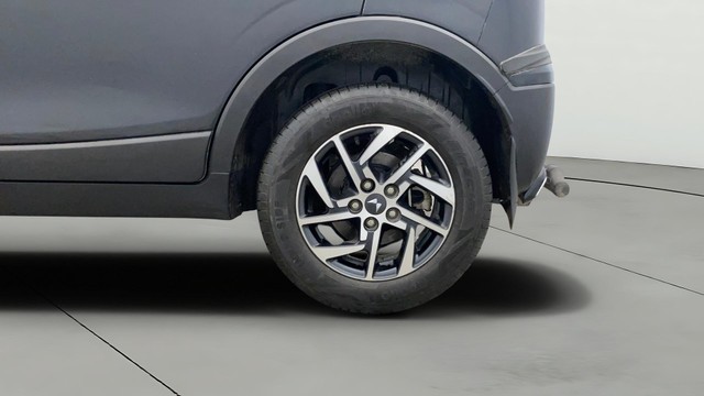 Mahindra XUV300 W8 Second-hand 2023 Mahindra XUV300 W8 for sale in Lucknow-29