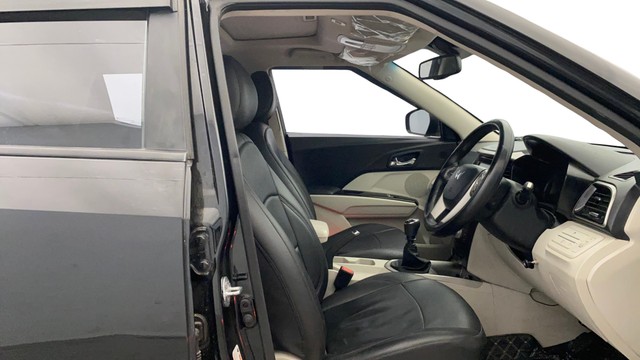 Mahindra XUV300 W8 Second-hand 2023 Mahindra XUV300 W8 for sale in Lucknow-26