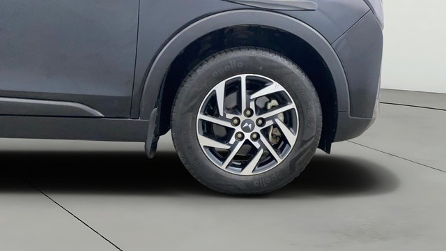 Mahindra XUV300 W8 Second-hand 2023 Mahindra XUV300 W8 for sale in Lucknow-27