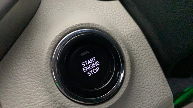 Mahindra XUV300 W8 Second-hand 2023 Mahindra XUV300 W8 for sale in Lucknow-11