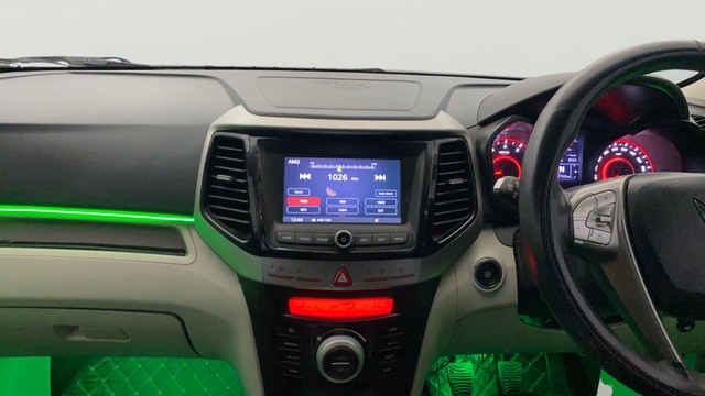 Mahindra XUV300 W8 Second-hand 2023 Mahindra XUV300 W8 for sale in Lucknow-1