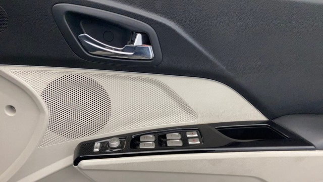 Mahindra XUV300 W8 Second-hand 2023 Mahindra XUV300 W8 for sale in Lucknow-4