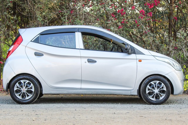 Second-hand 2013 Hyundai EON Magna Plus for sale in Ahmedabad-1