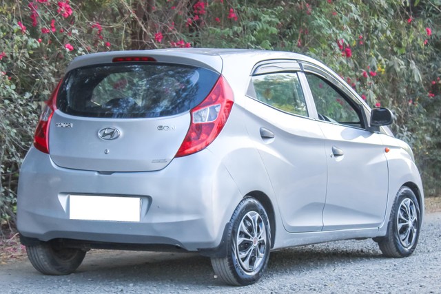 Second-hand 2013 Hyundai EON Magna Plus for sale in Ahmedabad-8