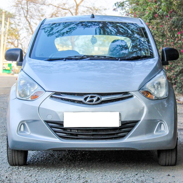 Second-hand 2013 Hyundai EON Magna Plus for sale in Ahmedabad-7