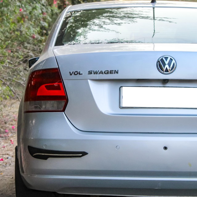 Volkswagen Vento Petrol Comfortline Second-hand 2012 Volkswagen Vento Petrol Comfortline for sale in Ahmedabad-20