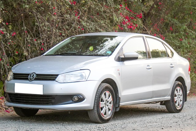 Volkswagen Vento Petrol Comfortline Second-hand 2012 Volkswagen Vento Petrol Comfortline for sale in Ahmedabad-5