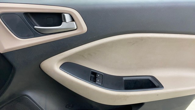 Second-hand 2019 Hyundai i20 1.2 Era for sale in Navi Mumbai-17