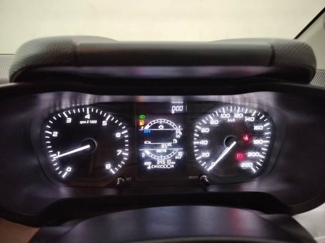 Second-hand 2021 Tata Altroz XT for sale in Coimbatore-13