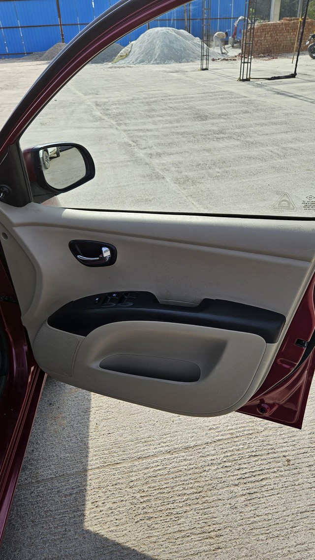 Second-hand 2015 Hyundai i10 Sportz 1.1L for sale in Faridabad-7